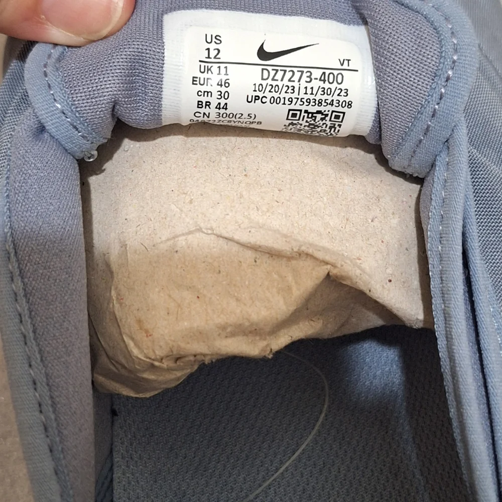 Nike Air VaporMax Moc Roam Sneakers - Picture 5 of 6